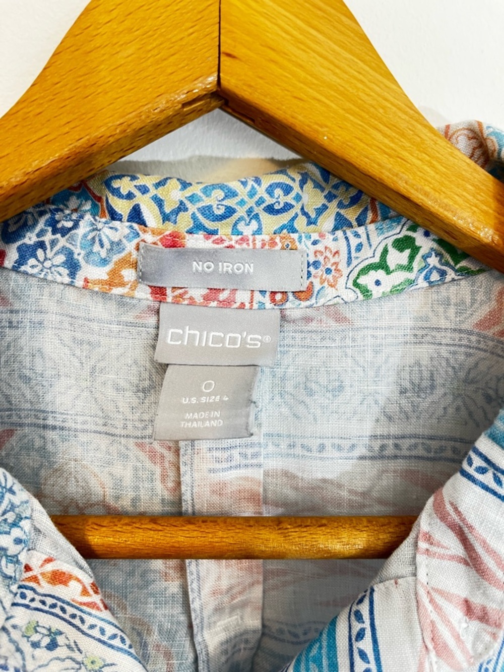 Chico’s 100% Linen Patchwork Medallion Tile Short Sleeve Button Down Blouse - Picture 6 of 7